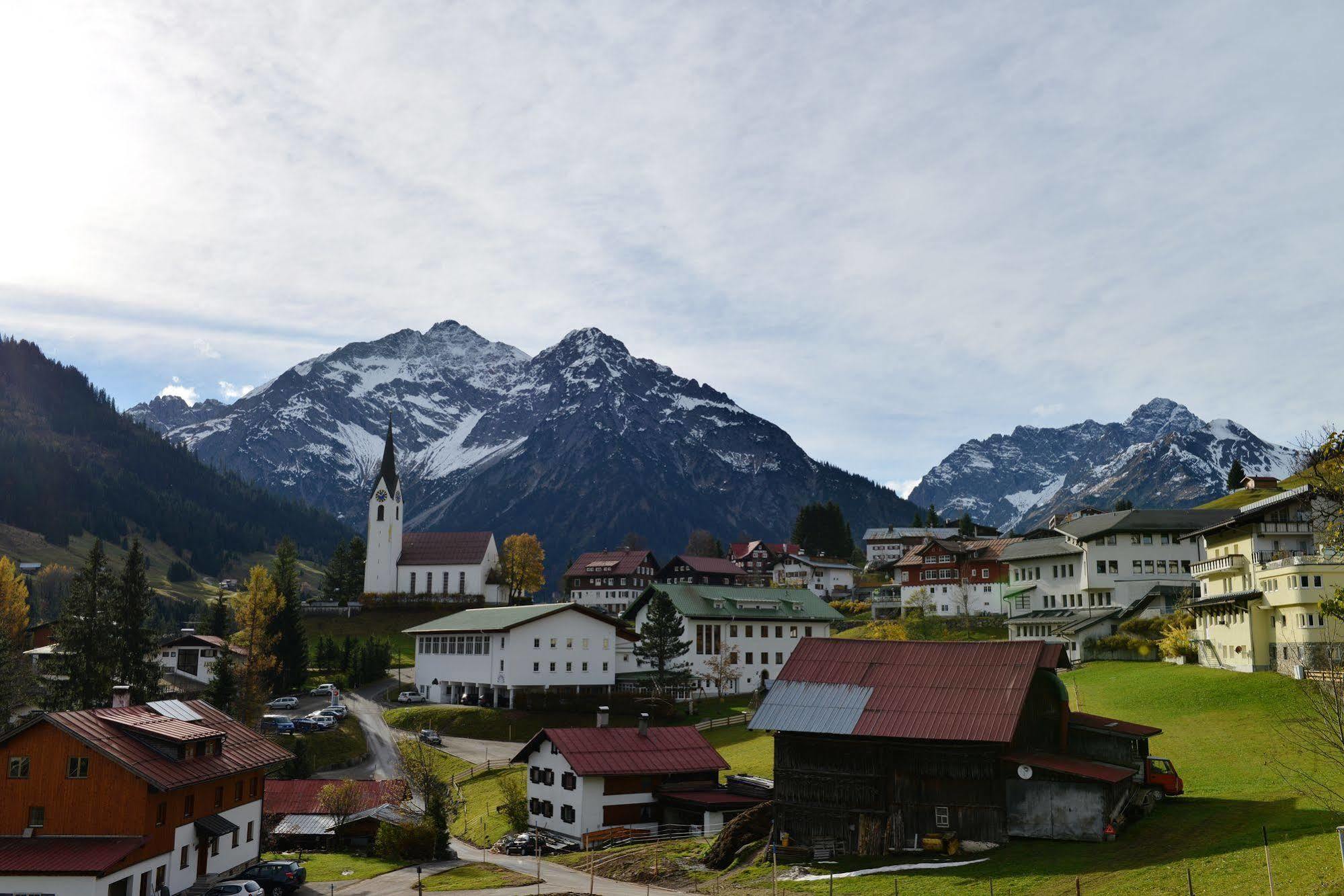 Hotel Adler Garni Hirschegg  Eksteriør bilde